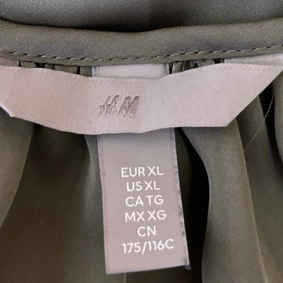 H&M Green Silky Satin Short Puff Sleeve Tie Neck Oversized Peasant Blouse Top XL - Picture 3 of 4